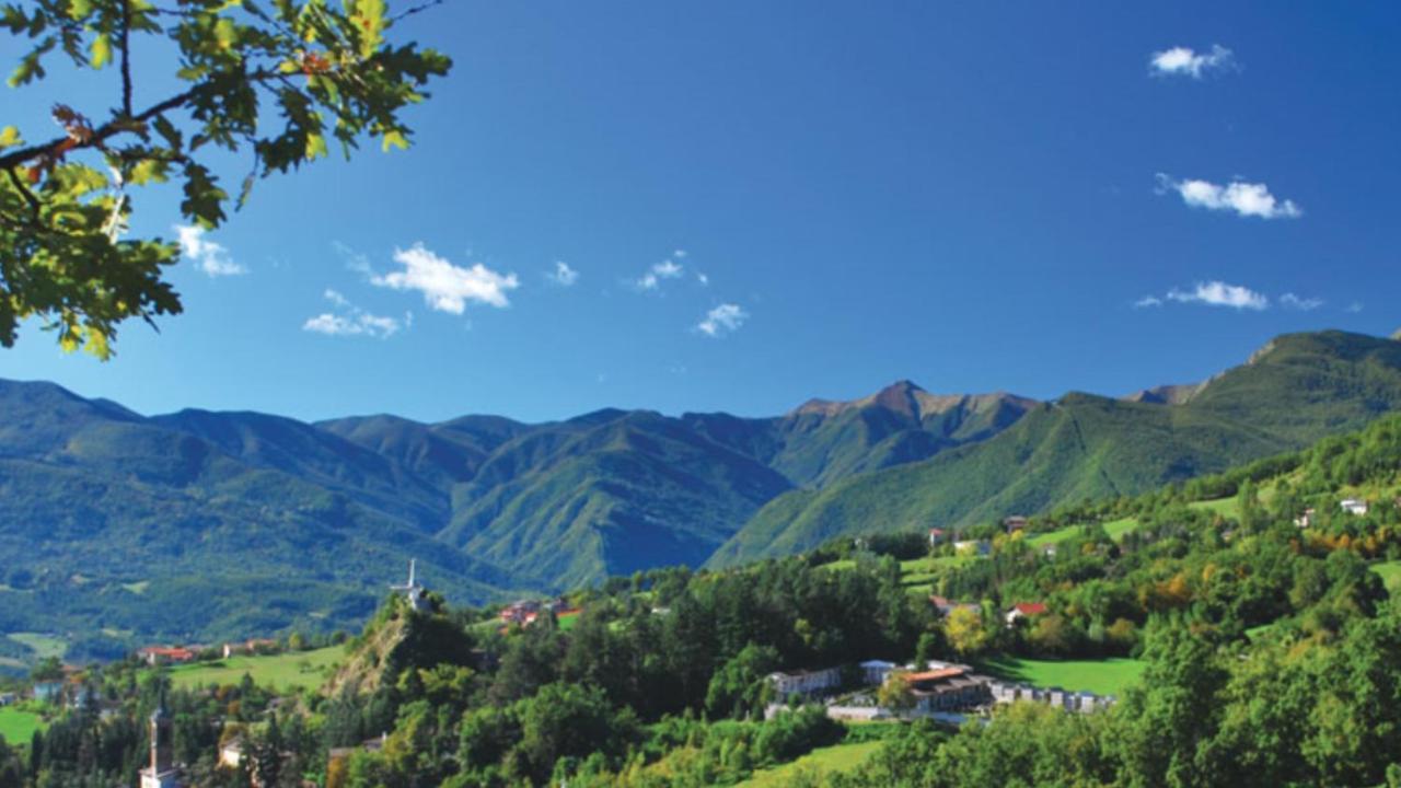 L'Oca Giuliva Relais Bed & Breakfast Gaggio Montano Exterior photo